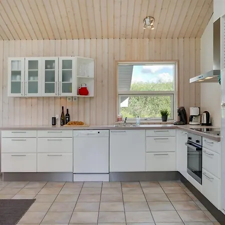 Bitha - 400m From The Sea By Interhome *